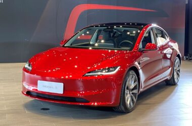 2024 Tesla煥新版計有後驅版和Long Range四驅版兩個等級。(攝影：島耕作)